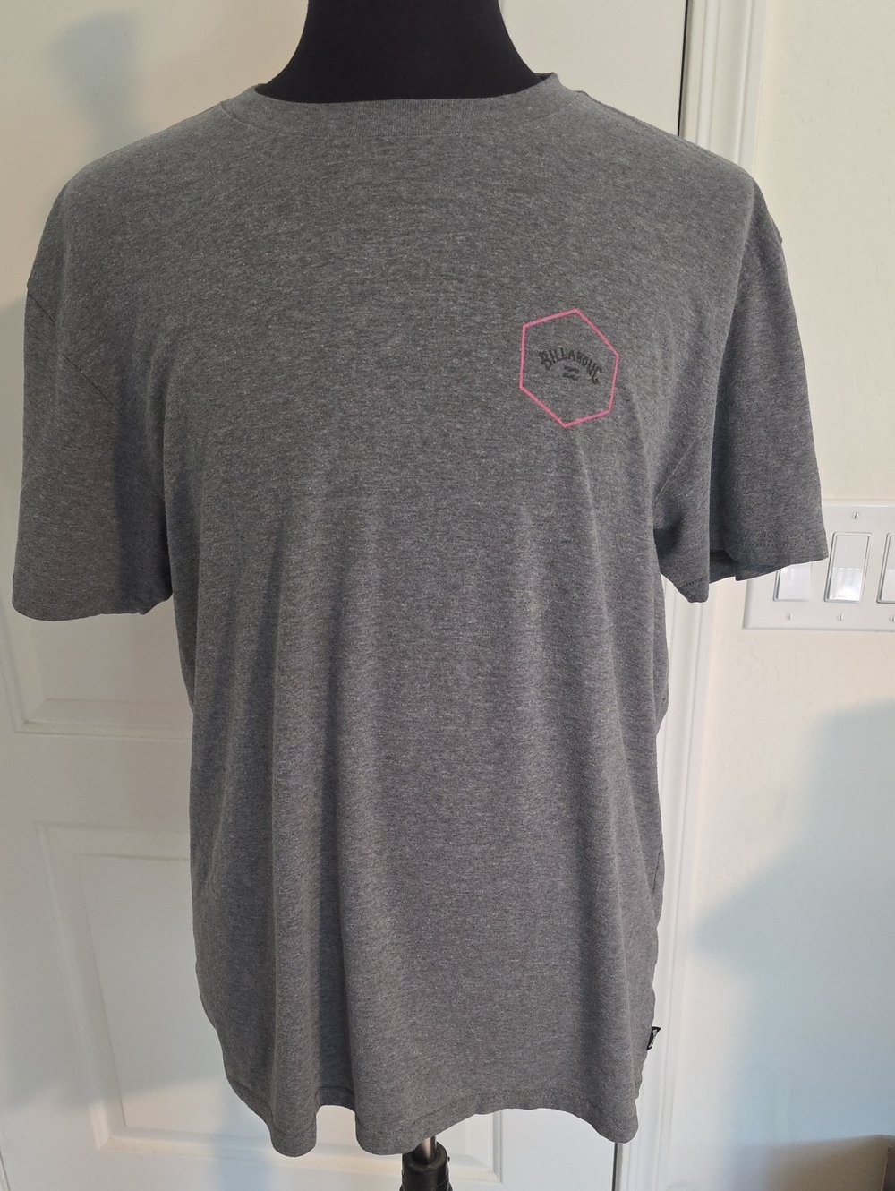 Billabong Gray Short-Sleeve Tee with Pink Logo Accent